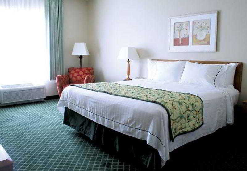 Fairfield Inn & Suites By Marriott Wausau Weston Стая снимка