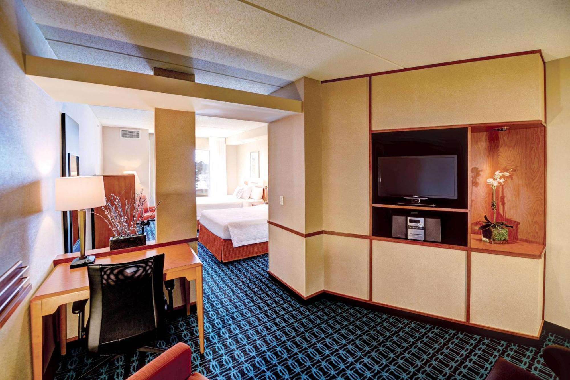 Fairfield Inn & Suites By Marriott Wausau Weston Екстериор снимка